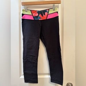 Lululemon Secret Garden Wunder Under Black Floral Waistband Cropped Leggings - 4